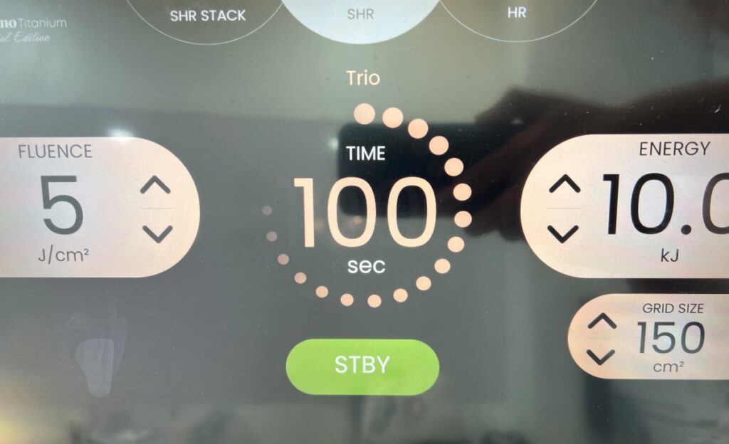 소프라노 티타늄 리프팅 레이저 조작 화면